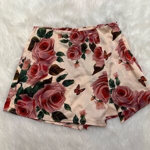 Vici floral rose printed satin mini skort size extra small